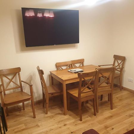 London Luxury 3 Bedroom Flat 1Min Walk From Underground, With Free Parking Sleeps X10 Exterior foto