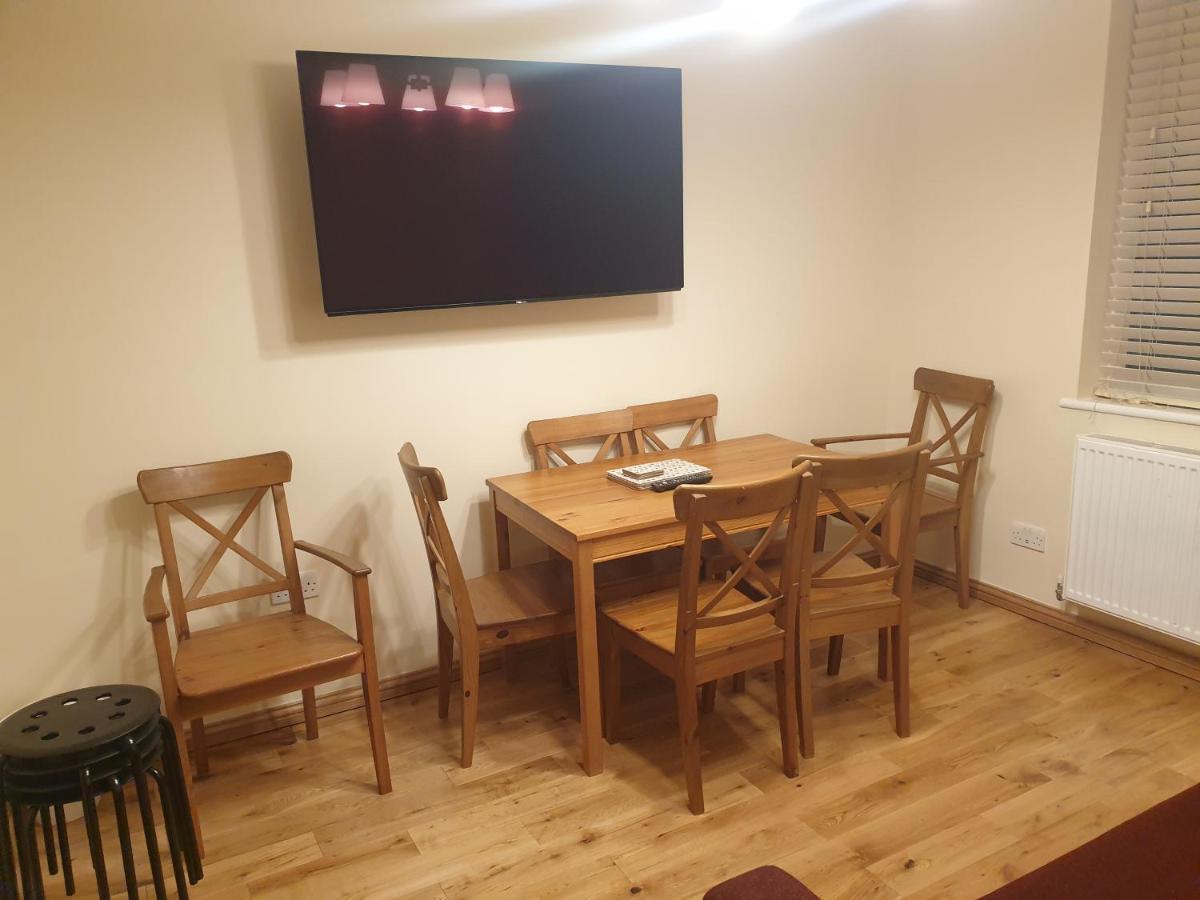 London Luxury 3 Bedroom Flat 1Min Walk From Underground, With Free Parking Sleeps X10 Exterior foto